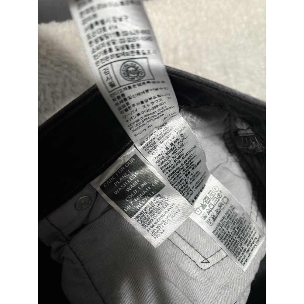 New Levi's 501 Curvy Women's Button Fly Black High Rise Straight Jeans 30x30 - Picture 9 of 11